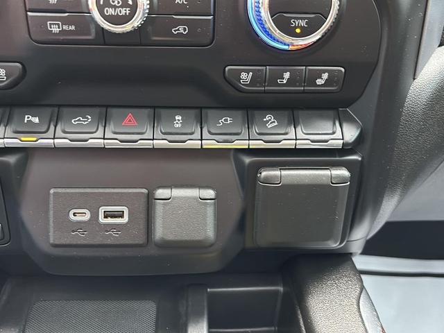 Photo of 2022 Summit White GMC Sierra 1500