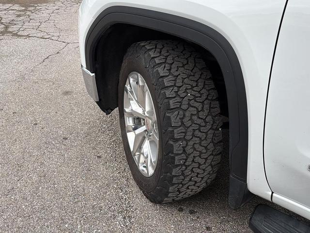 Photo of 2022 Summit White GMC Sierra 1500