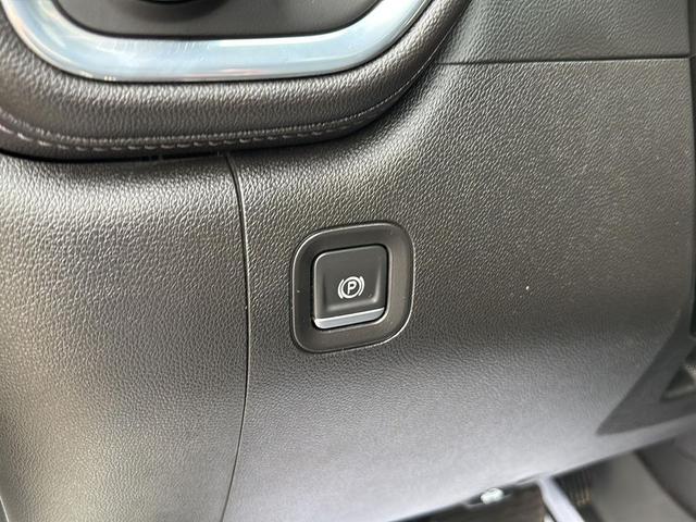 Photo of 2022 Summit White GMC Sierra 1500
