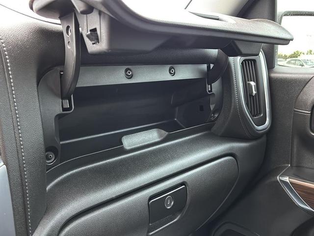 Photo of 2022 Summit White GMC Sierra 1500