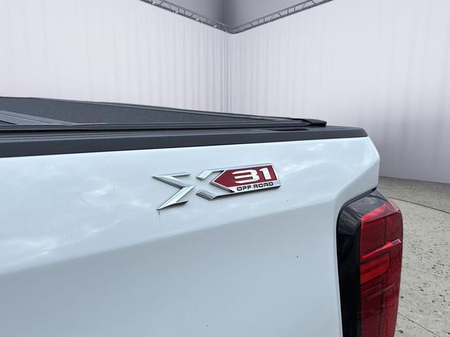 Photo of 2022 Summit White GMC Sierra 1500