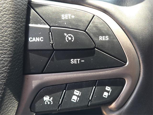Photo of 2021 Bright White Clearcoat Jeep Grand Cherokee