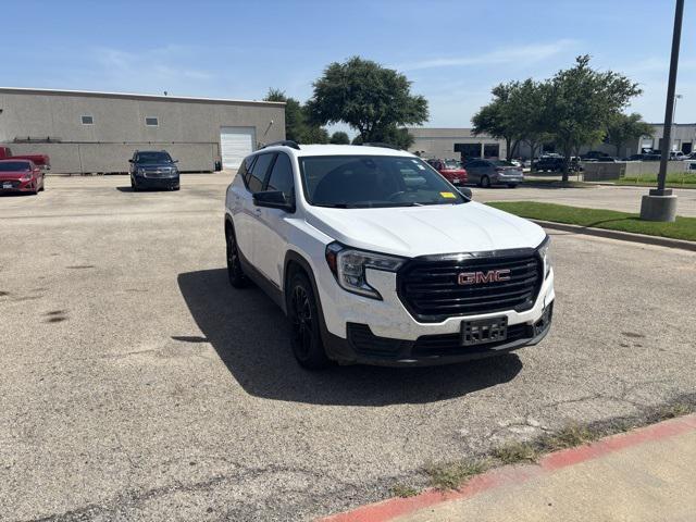 Photo of 2023 Summit White GMC Terrain
