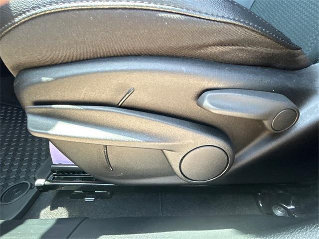 Photo of 2024 Bright White Clearcoat Jeep Compass