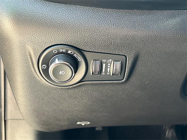 Photo of 2024 Bright White Clearcoat Jeep Compass