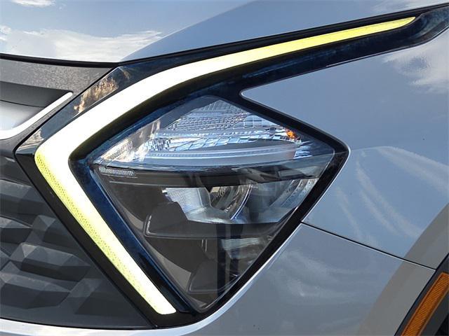 Photo of 2023 Steel Gray Kia Sportage