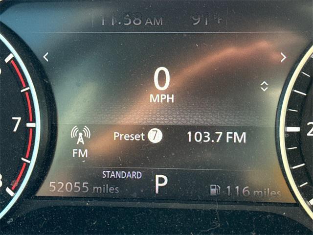 Photo of 2021 Glacier White Nissan Rogue