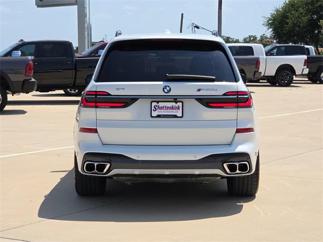 Photo of 2025 Mineral White Metallic BMW X7