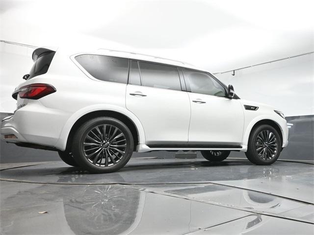 Photo of 2021 Moonstone White INFINITI QX80