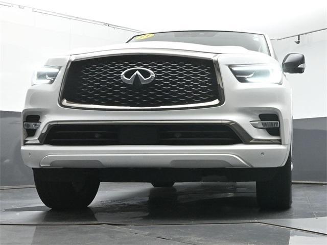 Photo of 2021 Moonstone White INFINITI QX80