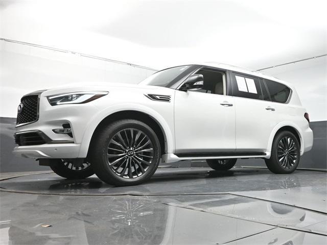 Photo of 2021 Moonstone White INFINITI QX80