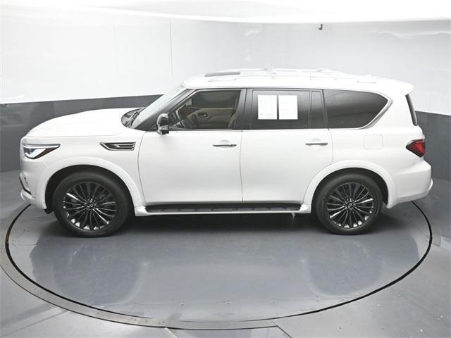 Photo of 2021 Moonstone White INFINITI QX80