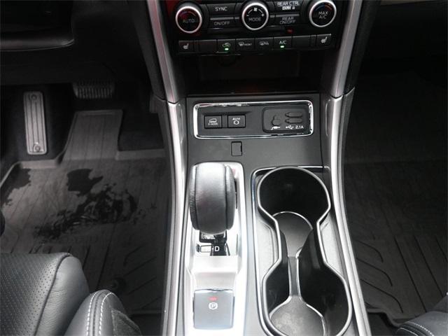 Photo of 2021 Crystal White Pearl Subaru Ascent