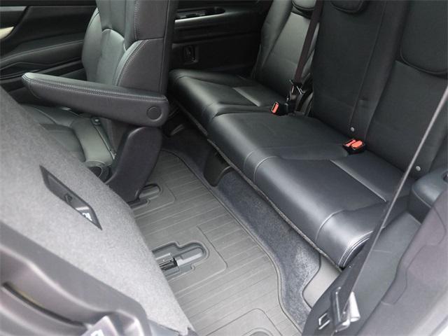 Photo of 2021 Crystal White Pearl Subaru Ascent