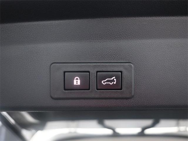 Photo of 2021 Crystal White Pearl Subaru Ascent