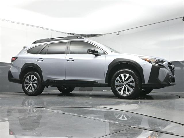 Photo of 2025 Ice Silver Metallic Subaru Outback