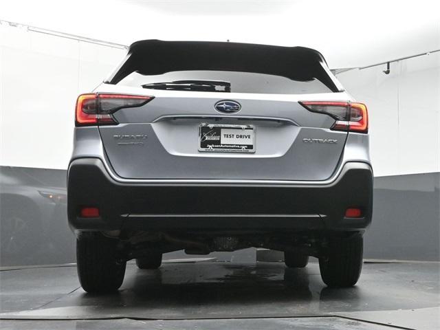 Photo of 2025 Ice Silver Metallic Subaru Outback