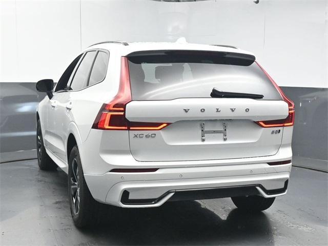Photo of 2026 Crystal White Volvo XC60