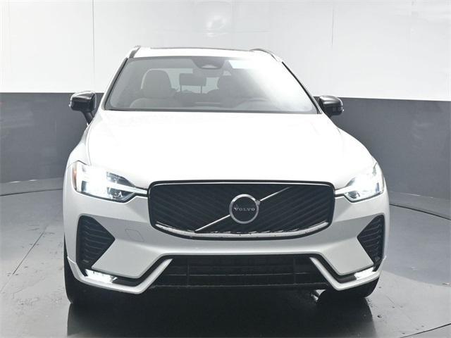 Photo of 2026 Crystal White Volvo XC60