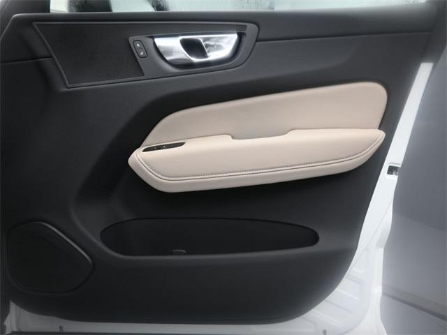 Photo of 2026 Crystal White Volvo XC60