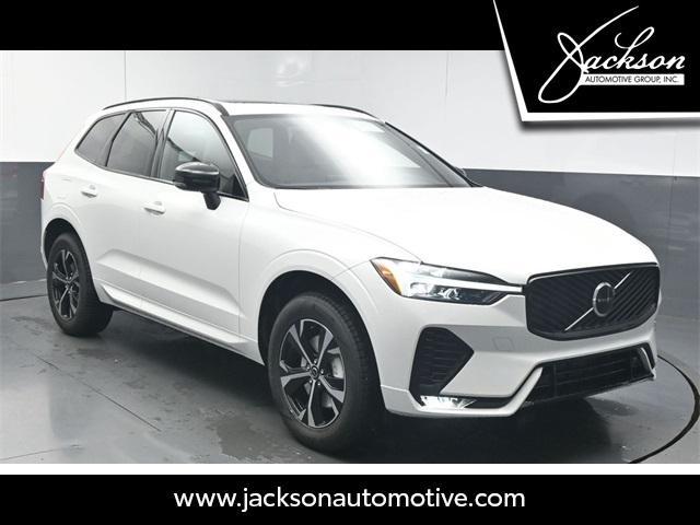 Photo of 2026 Crystal White Volvo XC60