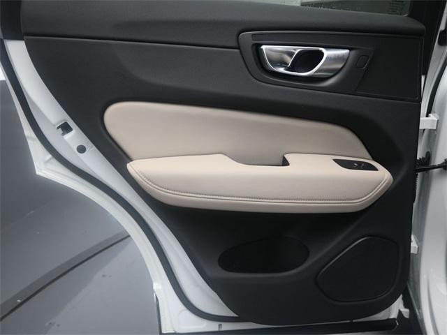 Photo of 2026 Crystal White Volvo XC60