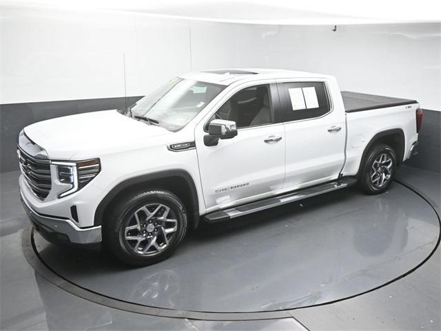 Photo of 2022 Summit White GMC Sierra 1500