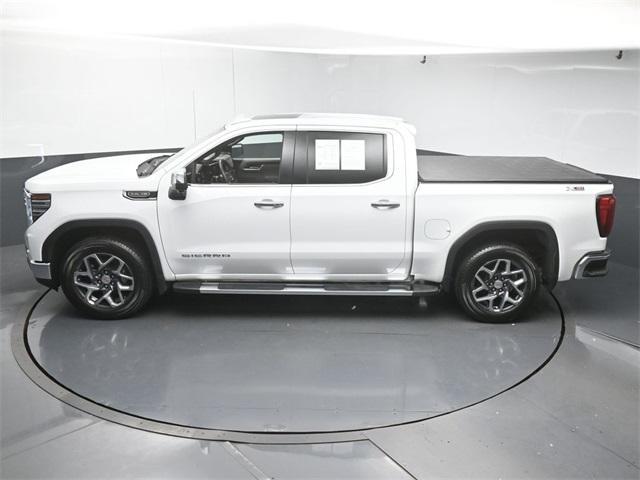 Photo of 2022 Summit White GMC Sierra 1500