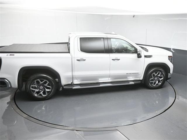 Photo of 2022 Summit White GMC Sierra 1500