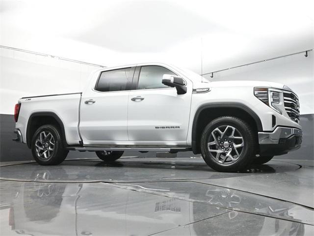 Photo of 2022 Summit White GMC Sierra 1500