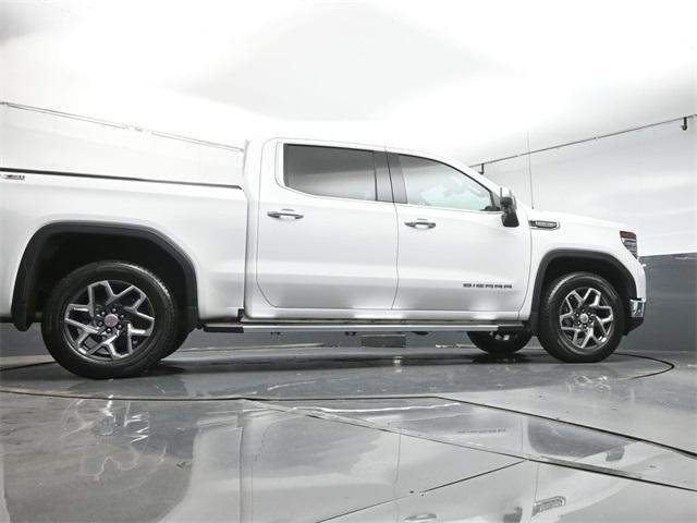 Photo of 2022 Summit White GMC Sierra 1500