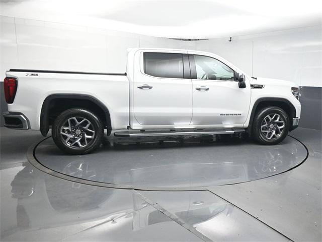Photo of 2022 Summit White GMC Sierra 1500