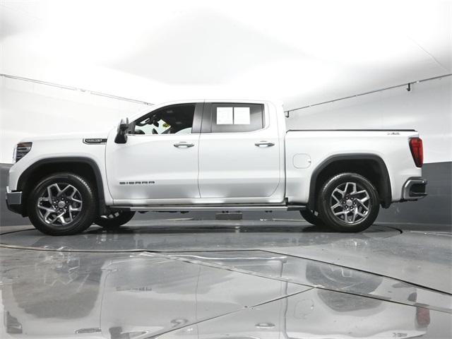 Photo of 2022 Summit White GMC Sierra 1500