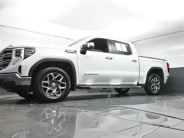 Photo of 2022 Summit White GMC Sierra 1500