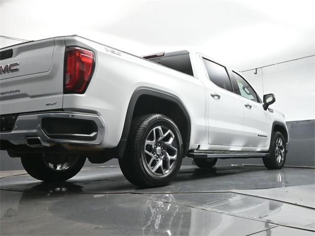 Photo of 2022 Summit White GMC Sierra 1500