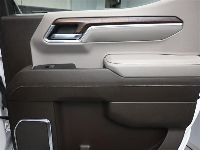 Photo of 2022 Summit White GMC Sierra 1500