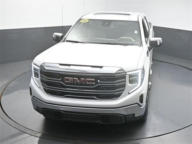 Photo of 2022 Summit White GMC Sierra 1500