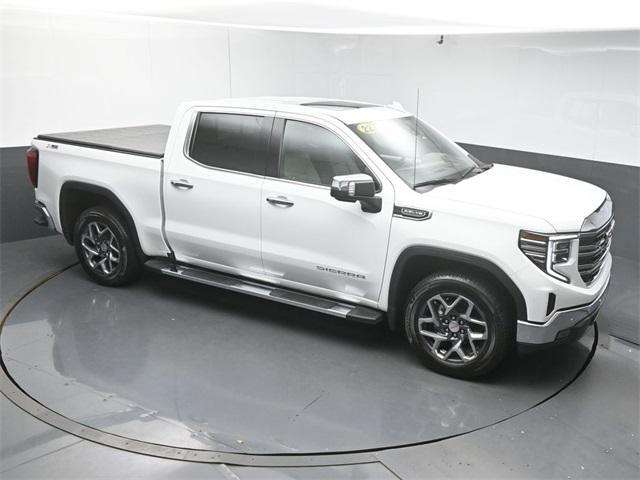 Photo of 2022 Summit White GMC Sierra 1500