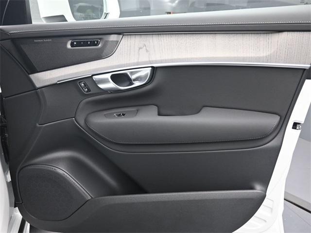 Photo of 2025 White Volvo XC90 Plug-In Hybrid