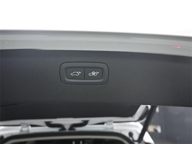 Photo of 2025 White Volvo XC90 Plug-In Hybrid