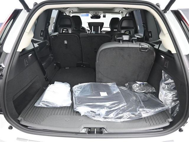 Photo of 2025 White Volvo XC90 Plug-In Hybrid