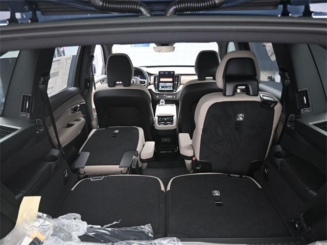 Photo of 2026 Blue Volvo XC90
