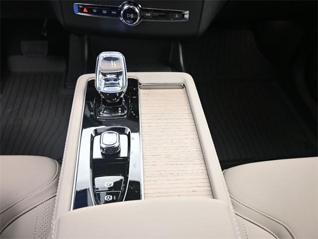 Photo of 2026 Blue Volvo XC90