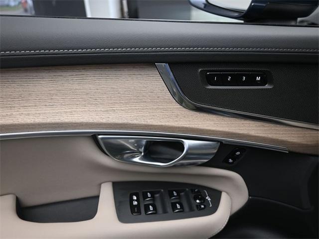 Photo of 2026 Blue Volvo XC90
