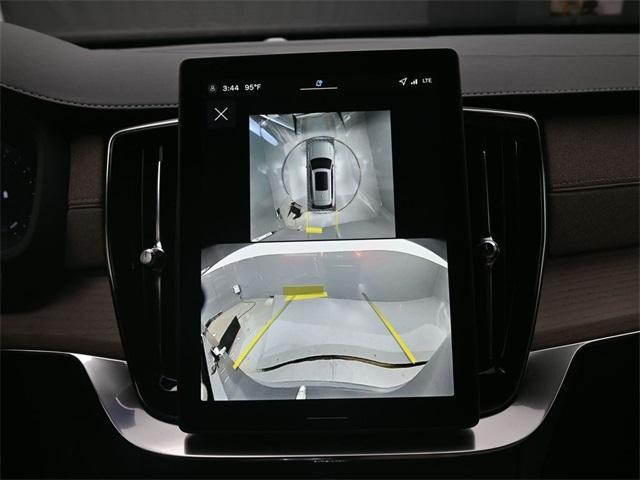 Photo of 2026 Blue Volvo XC90