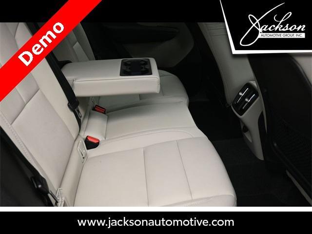 Photo of 2025 Metallic Volvo XC40