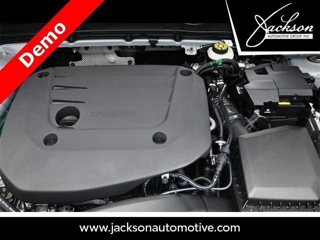 Photo of 2025 Metallic Volvo XC40