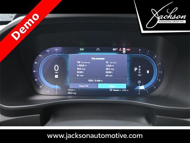 Photo of 2025 Metallic Volvo XC40