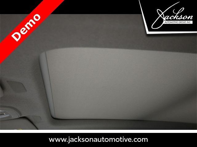 Photo of 2025 Metallic Volvo XC40