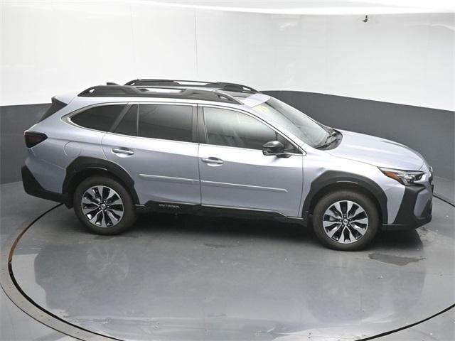 Photo of 2024 Ice Silver Metallic Subaru Outback